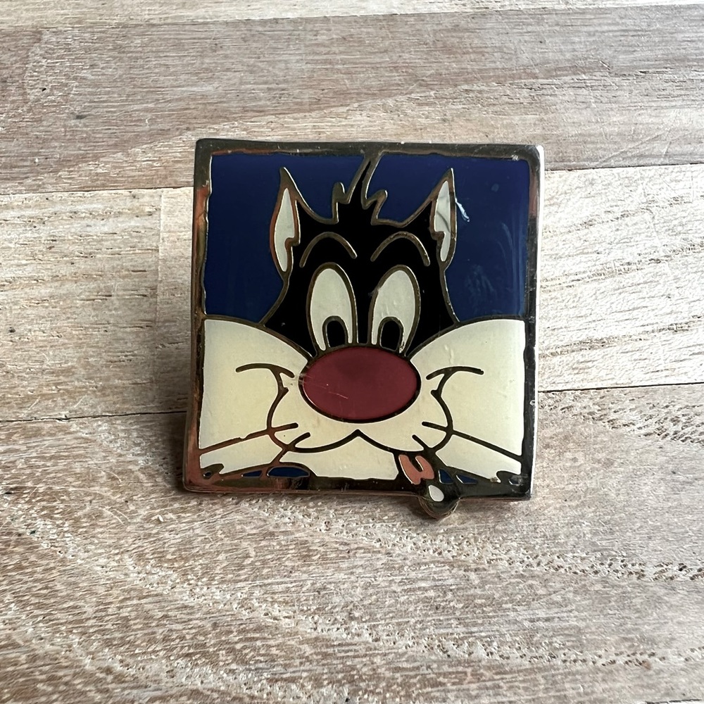 Vintage 1992 Sylvester cat looney tunes pin - Picture 1 of 4